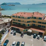 Rooms, Maksim 4* 阿兰奇湾城