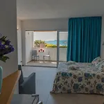 Rooms, Maksim 4*