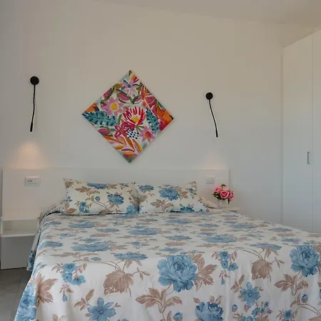 Rooms, Maksim * Golfo Aranci