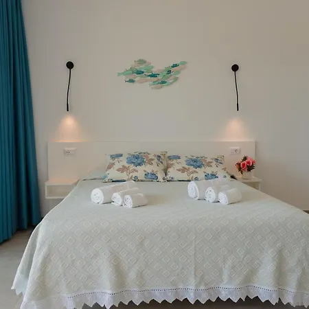 Rooms, Maksim 4*