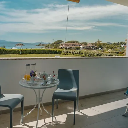 Rooms, Maksim * Golfo Aranci