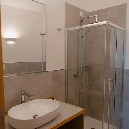 Rooms, Maksim * Golfo Aranci