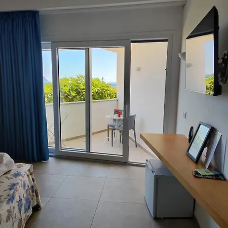 Rooms, Maksim Golfo Aranci