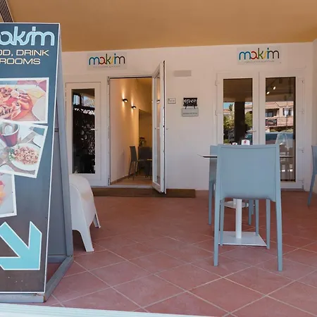 Rooms, Maksim 4*