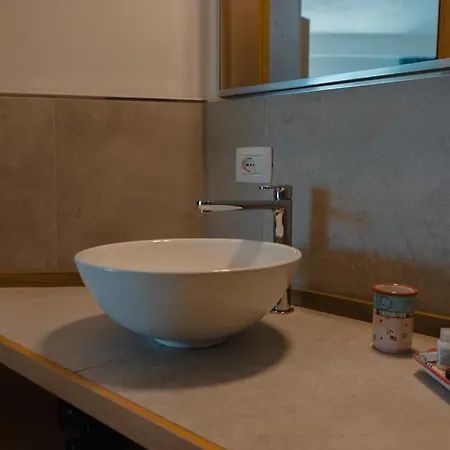 Rooms, Maksim * غولفو أرانتْشي
