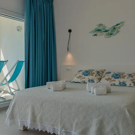 Rooms, Maksim 4*